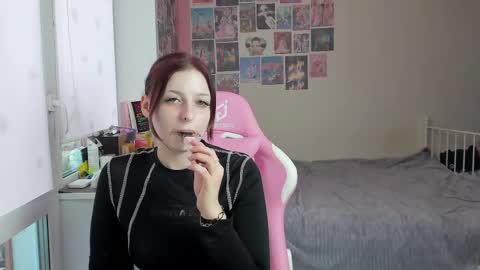 ur_obedient_girl online show from 02-09-25, 09:16