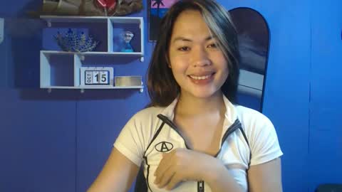 Snapshot of ur_perfectgirlmsa chatting on 10-15-25, 07:25 Ms. A lets go pass or pvt show online show from 10-15-25, 07:25