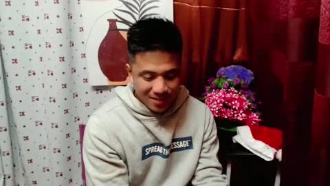 Snapshot of ur_pinoydave chatting on 12-25-24, 04:00 Dave online show from 12-25-24, 04:00
