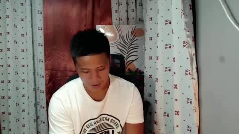 Snapshot of ur_pinoydave chatting on 02-11-25, 05:37 Dave online show from 02-11-25, 05:37