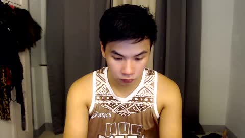 Snapshot of urasian_hardcockxx chatting on 12-03-24, 08:38 milly online show from 12-03-24, 08:38