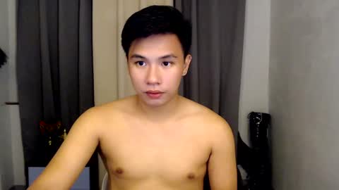 Snapshot of urasian_hardcockxx chatting on 01-25-25, 12:16 milly online show from 01-25-25, 12:16