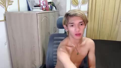 urasian_john20 online show from 06-09-26, 03:23