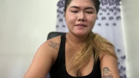 Snapshot of urasianblairexxx chatting on 05-13-26, 04:43 urasianblairexxx online show from 05-13-26, 04:43