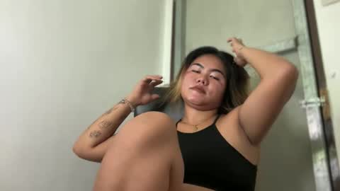 Snapshot of urasianblairexxx chatting on 05-19-26, 05:14 urasianblairexxx online show from 05-19-26, 05:14