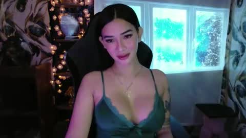 Snapshot of urasiandreamgirlxxx chatting on 05-03-26, 12:27 jess online show from 05-03-26, 12:27