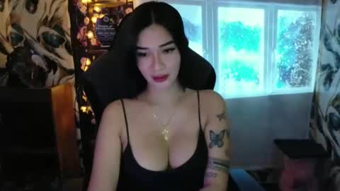 Snapshot of urasiandreamgirlxxx chatting on 05-04-26, 09:16 jess online show from 05-04-26, 09:16