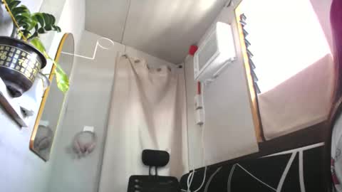 Snapshot of urasiantserika chatting on 04-30-26, 01:12 Erika online show from 04-30-26, 01:12