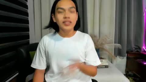 Snapshot of urbambislvt chatting on 04-15-26, 06:20 urbambislvt online show from 04-15-26, 06:20