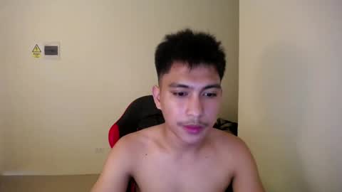 Snapshot of urcuteguy_jhonx chatting on 04-27-26, 10:19 Dannie online show from 04-27-26, 10:19