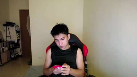 Snapshot of urcuteguy_jhonx chatting on 05-17-26, 08:34 Dannie online show from 05-17-26, 08:34