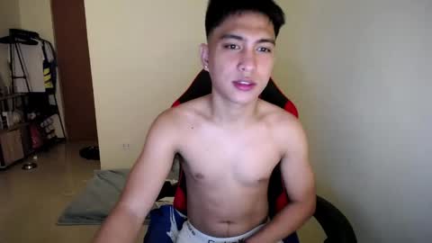 Snapshot of urcuteguy_jhonx chatting on 05-20-26, 07:03 Dannie online show from 05-20-26, 07:03
