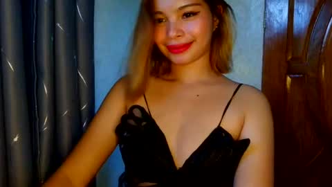 Snapshot of urcutiepiegirl chatting on 07-26-26, 05:04 urcutiepiegirl online show from 07-26-26, 05:04