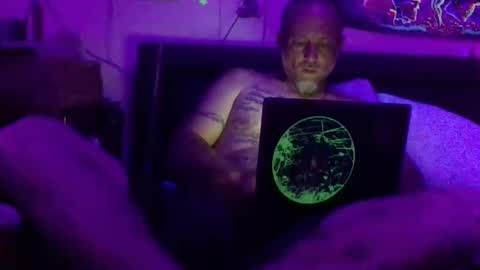 urdaddy875867 online show from 04-20-26, 02:14