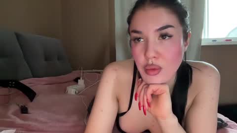 Snapshot of urdevilbaby chatting on 01-18-25, 07:07 Margo online show from 01-18-25, 07:07