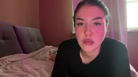 Snapshot of urdevilbaby chatting on 01-28-25, 12:00 Margo online show from 01-28-25, 12:00