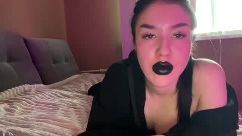 Snapshot of urdevilbaby chatting on 01-29-25, 09:44 Margo online show from 01-29-25, 09:44