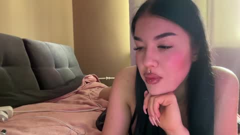 Snapshot of urdevilbaby chatting on 02-07-25, 09:47 Margo online show from 02-07-25, 09:47