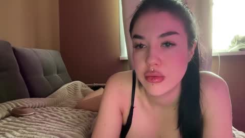 Snapshot of urdevilbaby chatting on 02-12-25, 08:06 Margo online show from 02-12-25, 08:06