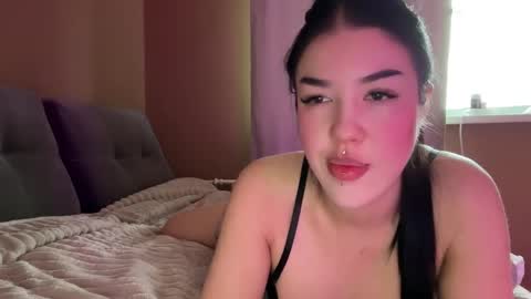 Snapshot of urdevilbaby chatting on 03-06-25, 05:46 Margo online show from 03-06-25, 05:46