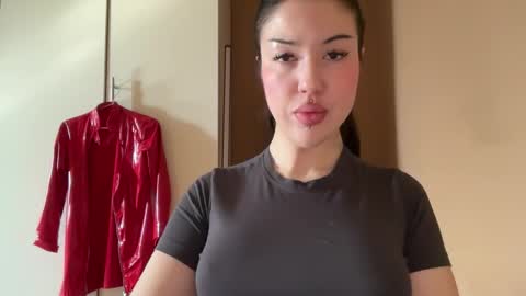 Snapshot of urdevilbaby chatting on 09-16-25, 07:20 Margo online show from 09-16-25, 07:20