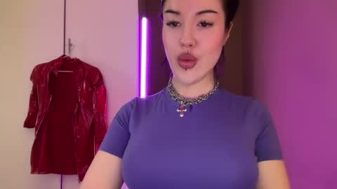 Snapshot of urdevilbaby chatting on 09-23-25, 07:22 Margo online show from 09-23-25, 07:22