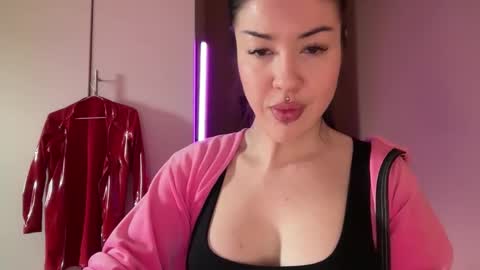 Snapshot of urdevilbaby chatting on 09-28-25, 07:36 Margo online show from 09-28-25, 07:36