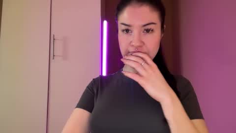 Snapshot of urdevilbaby chatting on 10-14-25, 05:52 Margo online show from 10-14-25, 05:52