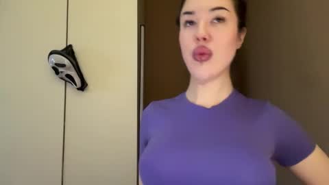 Snapshot of urdevilbaby chatting on 11-10-25, 05:28 Margo online show from 11-10-25, 05:28