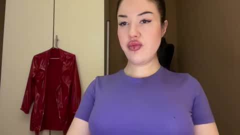 Snapshot of urdevilbaby chatting on 11-17-25, 05:13 Margo online show from 11-17-25, 05:13