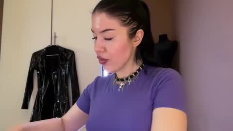 Snapshot of urdevilbaby chatting on 11-27-25, 07:10 Margo online show from 11-27-25, 07:10