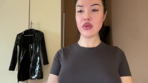 Snapshot of urdevilbaby chatting on 11-28-25, 07:00 Margo online show from 11-28-25, 07:00