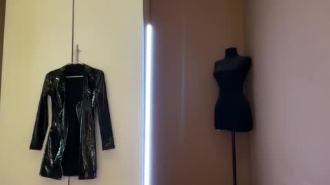 Snapshot of urdevilbaby chatting on 12-05-25, 08:34 Margo online show from 12-05-25, 08:34