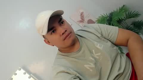 ure_fattytoy143 online show from 12-21-25, 06:20