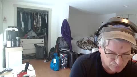 Snapshot of urfavteach50 chatting on 01-28-25, 05:46 Gregor online show from 01-28-25, 05:46