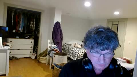 Snapshot of urfavteach50 chatting on 02-26-25, 11:26 Gregor online show from 02-26-25, 11:26