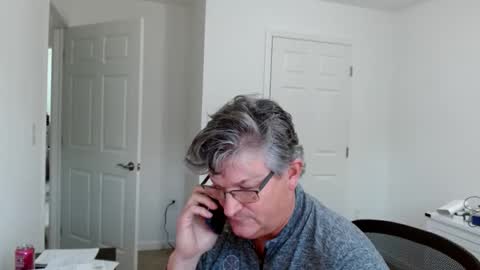 Snapshot of urfavteach50 chatting on 11-04-25, 05:01 Gregor online show from 11-04-25, 05:01