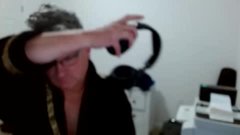 Snapshot of urfavteach50 chatting on 11-26-25, 12:17 Gregor online show from 11-26-25, 12:17