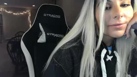 Snapshot of urgoddessmarla chatting on 10-04-25, 03:15 Goddess Marla online show from 10-04-25, 03:15