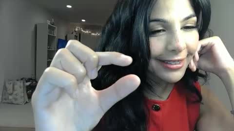 Snapshot of urgoddessmarla chatting on 10-22-25, 01:39 Goddess Marla online show from 10-22-25, 01:39