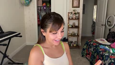 Snapshot of urgoddessmarla chatting on 08-01-26, 02:11 Goddess Marla online show from 08-01-26, 02:11