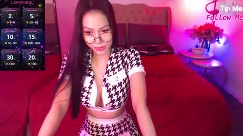 Snapshot of urgoddessofsex chatting on 01-22-25, 06:20 angela online show from 01-22-25, 06:20