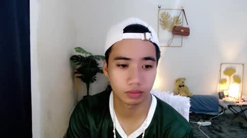 Snapshot of urguy_habibi chatting on 01-05-26, 06:00 Bib online show from 01-05-26, 06:00