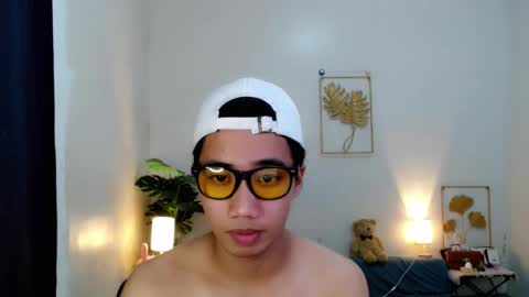 Snapshot of urguy_habibi chatting on 01-10-26, 06:37 Bib online show from 01-10-26, 06:37