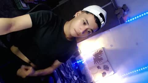 Snapshot of urguy_habibi chatting on 02-13-26, 01:12 Bib online show from 02-13-26, 01:12