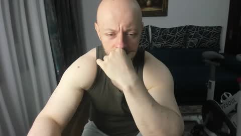 UrGymCrush online show from 02-11-25, 10:18