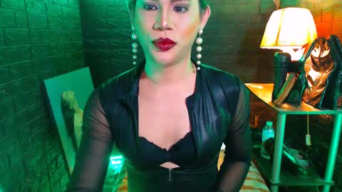 Snapshot of urhardcockqueenxxx chatting on 12-20-24, 04:25 queen norelle online show from 12-20-24, 04:25