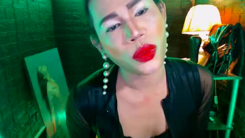 Snapshot of urhardcockqueenxxx chatting on 02-14-25, 07:54 queen norelle online show from 02-14-25, 07:54