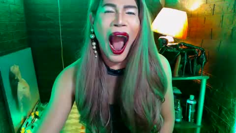 Snapshot of urhardcockqueenxxx chatting on 03-06-25, 02:51 queen norelle online show from 03-06-25, 02:51