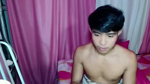 Snapshot of urhot_jeremyxx chatting on 11-26-25, 08:54 jeremy online show from 11-26-25, 08:54